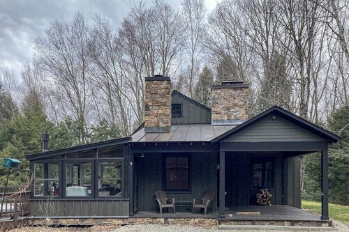 Secluded home with game room, private hot tub, golf, river & mtn views, firepit