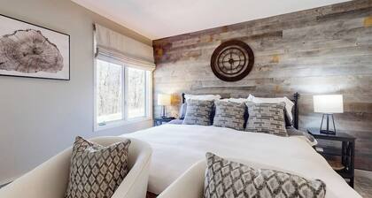 Cozy Townhome with Shared Pool, W/D & Wood-Burning Fireplace