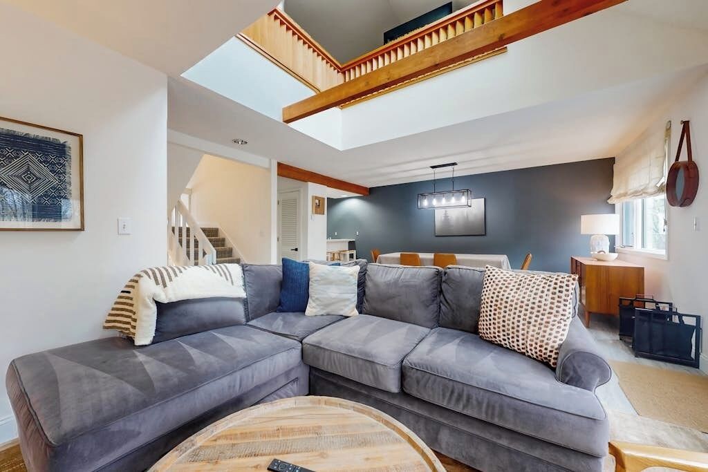 Cozy Townhome With Shared Pool, W/d & Wood-burning Fireplace - Stratton, VT