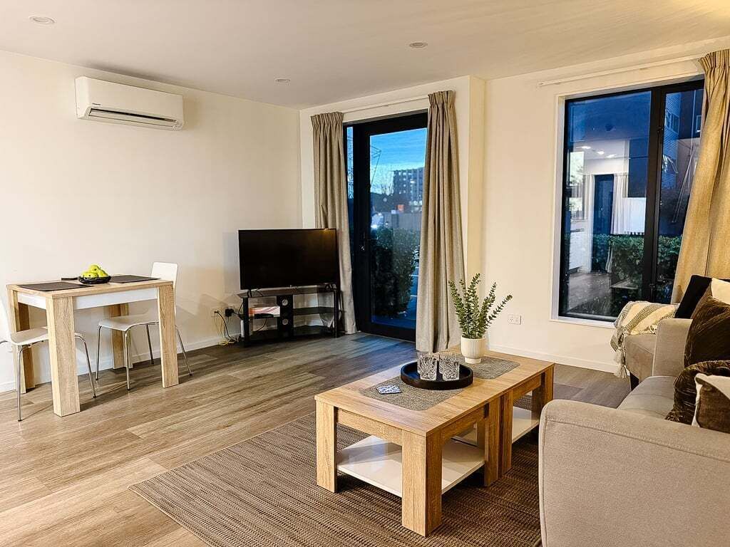 Stadium Gatehouse - Bookahome - Lyttelton