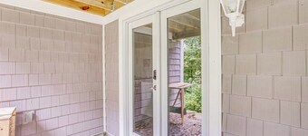 Single-Level Duplex with Fast WiFi & a Full Kitchen - Close to Magic Mountain