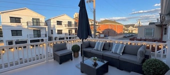 Walk to Beach & Boardwalk Newly Renovated Coastal Retreat
