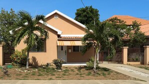Exterior - Charming and tranquil home in gated community! (Portmore)