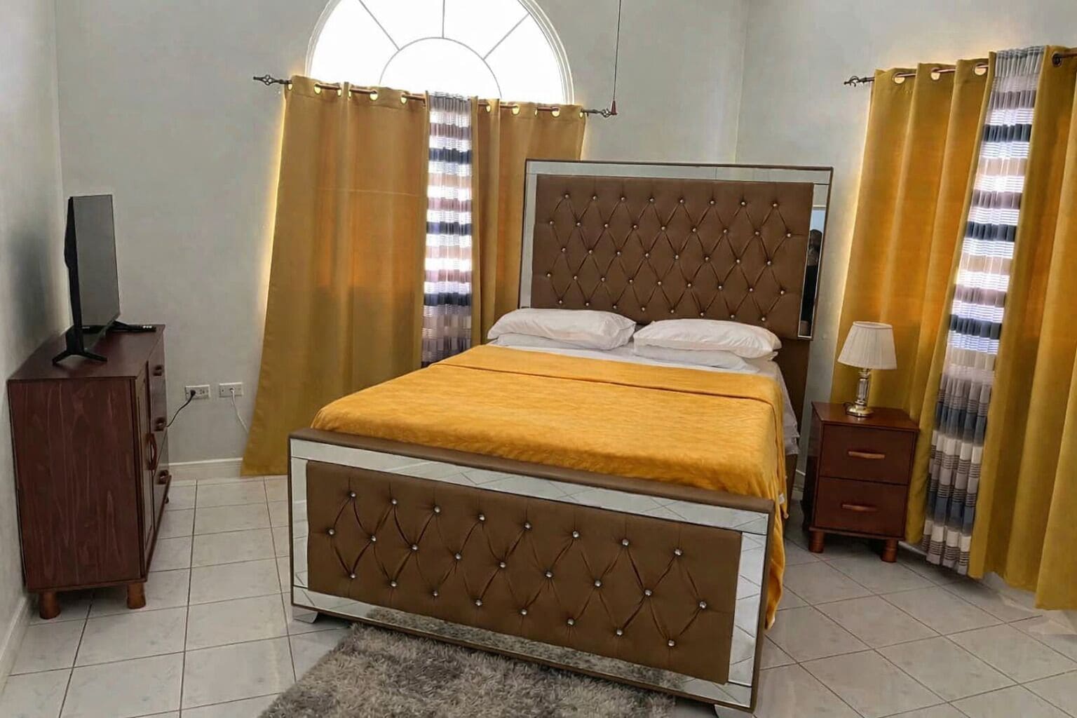 Iron/ironing board, internet, bed sheets