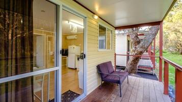 Standard Garden View 1 Bedroom Cabin | Terrace/patio