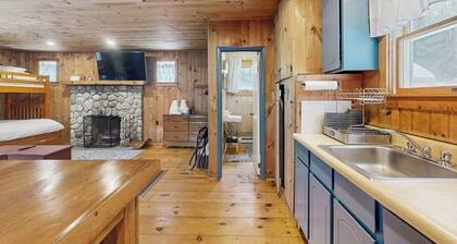 Cozy studio cabin w/ seasonal mountain views, wrap-around deck, window a/c, bbq