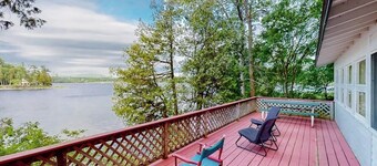 Dog-friendly bay-front cabin w/ screened in porch & great views - next to trails
