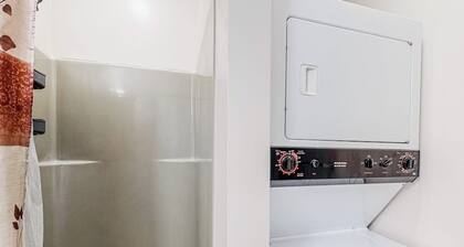 Serene riverfront townhouse with pool, tennis, basketball, washer/dryer, & WiFi