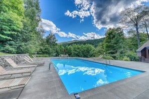 Beheizter Pool