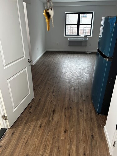 Charming apartment in soothing Bronx with cool AC breeze