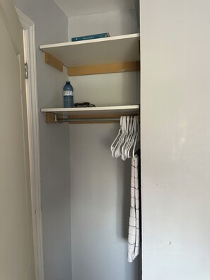 Interior - Victory Family 2-Bedroom Stay W/ Private Washroom 5-minToronto Pearson Airport! (Mississauga)