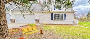 Spacious 2-story corporate rental duplex with large yard, 2 kitchens, fireplace