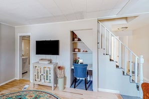 Interior - Spacious 2-story corporate rental duplex with large yard, 2 kitchens, fireplace (Colchester)