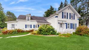 Exterior - Charming two-story duplex with a full kitchen & grassy yard - near Mallets Bay (Colchester)