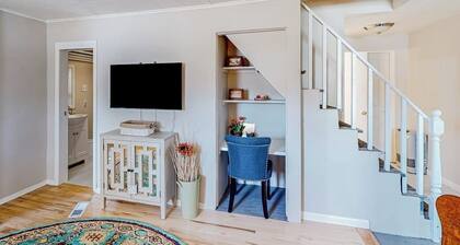 Charming two-story duplex with a full kitchen & grassy yard - near Mallets Bay