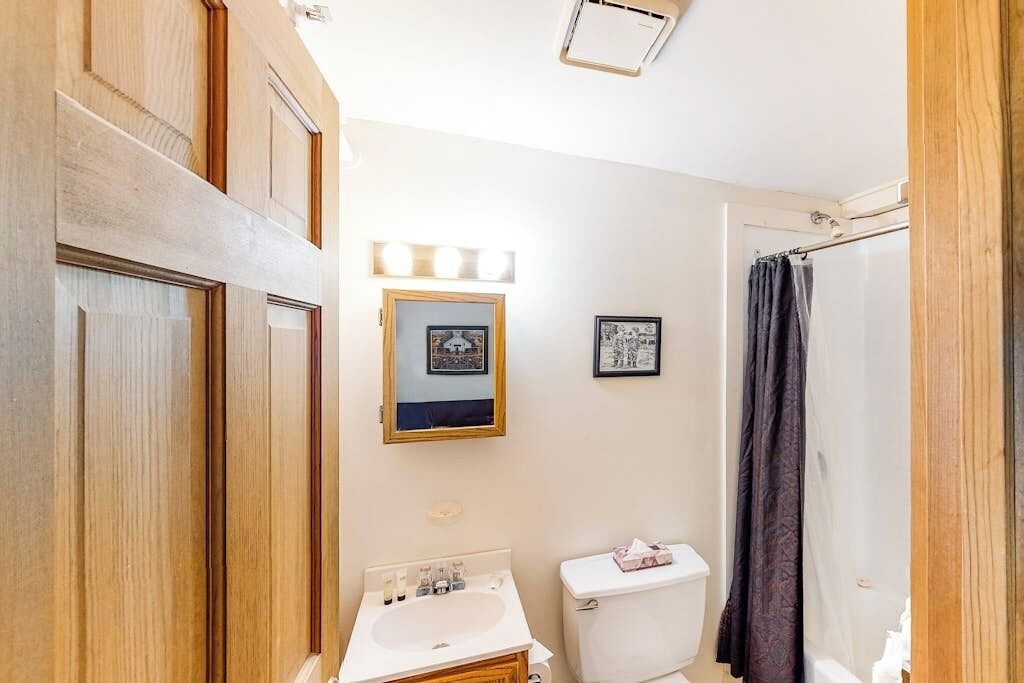 Shower, towels
