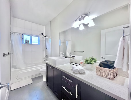 Hair dryer, towels, soap, toilet paper. *AC/8mins-YVR/Private Bathroom Suite/Separate Entry/Free Parking/Near Skytrain