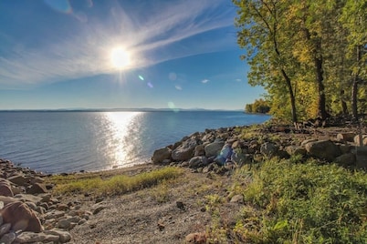 Lakefront Getaway Near Private Beach & Park, State Boat Launch & Dock Nearby