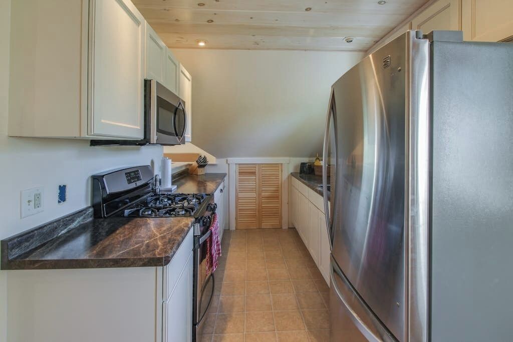冰箱、微波炉、烤箱、炉灶