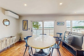Dining - Lakefront house, mountain views, hot tub, kayaks, floating dock, fireplace, bbq (Colchester)