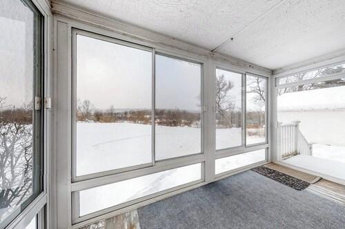 Cozy, Dog-Friendly Home w/ a Large Yard plus Free WiFi & a Private Washer/Dryer