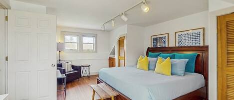 1 bedroom, iron/ironing board, free WiFi, bed sheets