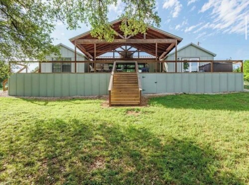 Private Lake House-Hot Tub-Large Deck-Large Yard