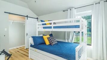 3 bedrooms, free WiFi, bed sheets