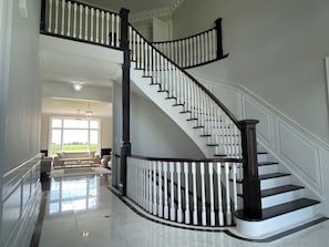 Interior - 7,000 sqft Luxury Countryside Mansion on 1 acre estate lot, swimming pool 12 par (York)