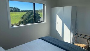 2 slaapkamers, een strijkplank/strijkijzer, wifi, beddengoed