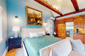 Tabla de planchar con plancha, wifi gratis y ropa de cama 