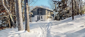 Ski-in/ski out  your back door townhouse w/ tennis court