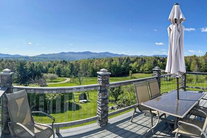 Elegant & renewed mountain-view home with private hot tub, large deck & backyard