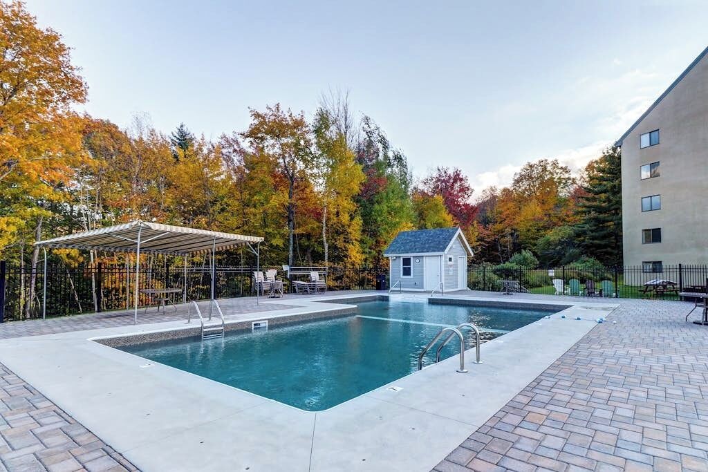 Una piscina cubierta