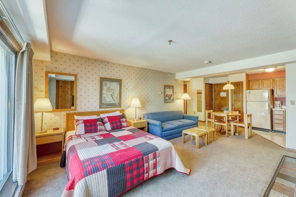 Free WiFi, bed sheets, wheelchair access
