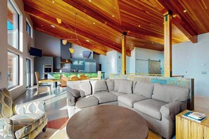 TV, DVD player - Luxury home w/ two master suites, hot tub, spectacular views, 13 private acres (Fayston)