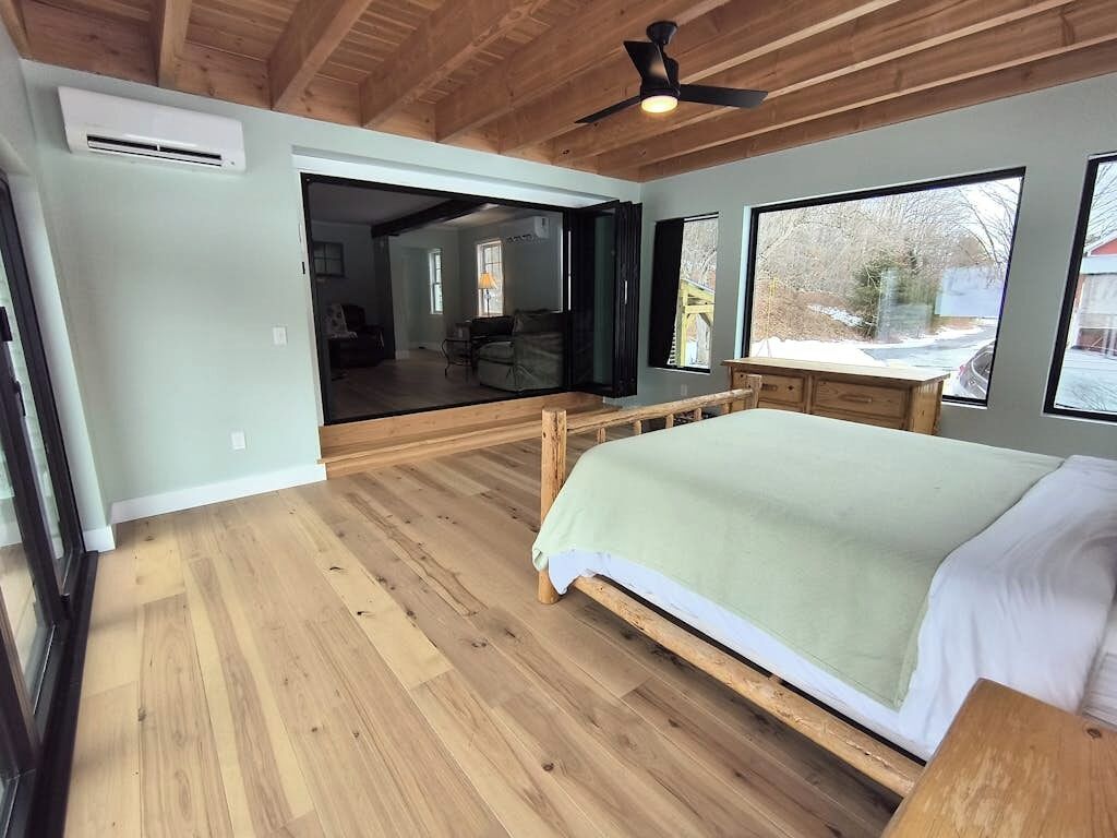 4 bedrooms, iron/ironing board, travel crib, free WiFi