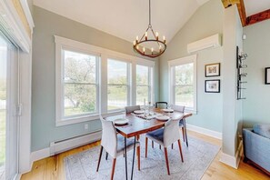 Dining - All-season escape in a vintage farmhouse with updated interior & on-site hot tub (Waterbury)