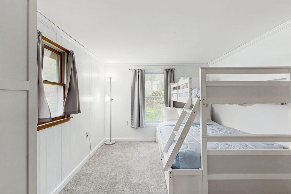 3 bedrooms, free WiFi, bed sheets