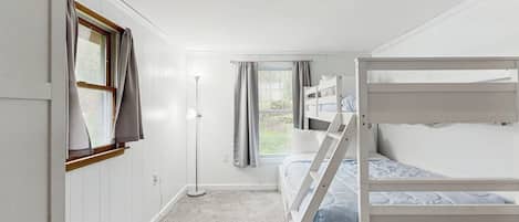 3 bedrooms, free WiFi, bed sheets