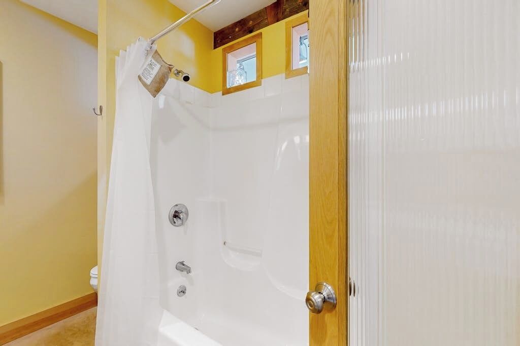 Shower, towels