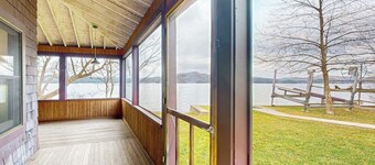 Lakeside house, waterfront views, kayak launch, wrap-around porch, w/d, wifi