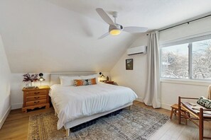 2 bedrooms, iron/ironing board, free WiFi, bed sheets