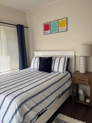 1 habitación, tabla de planchar con plancha, wifi y ropa de cama 