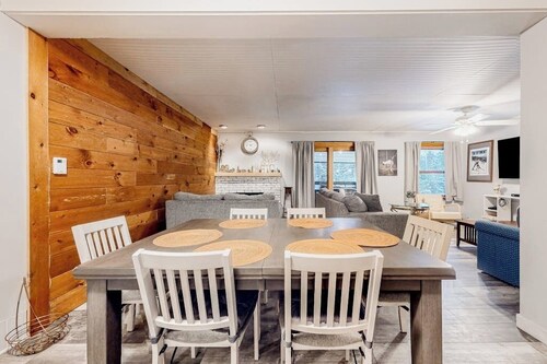 Ski getaway with pool, sauna, covered balcony, W/D access, & internet