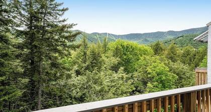 Welcoming Condo with Shared Pools, Easy Access to Golf & Slopes