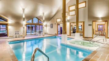 Innenpool, beheizter Pool