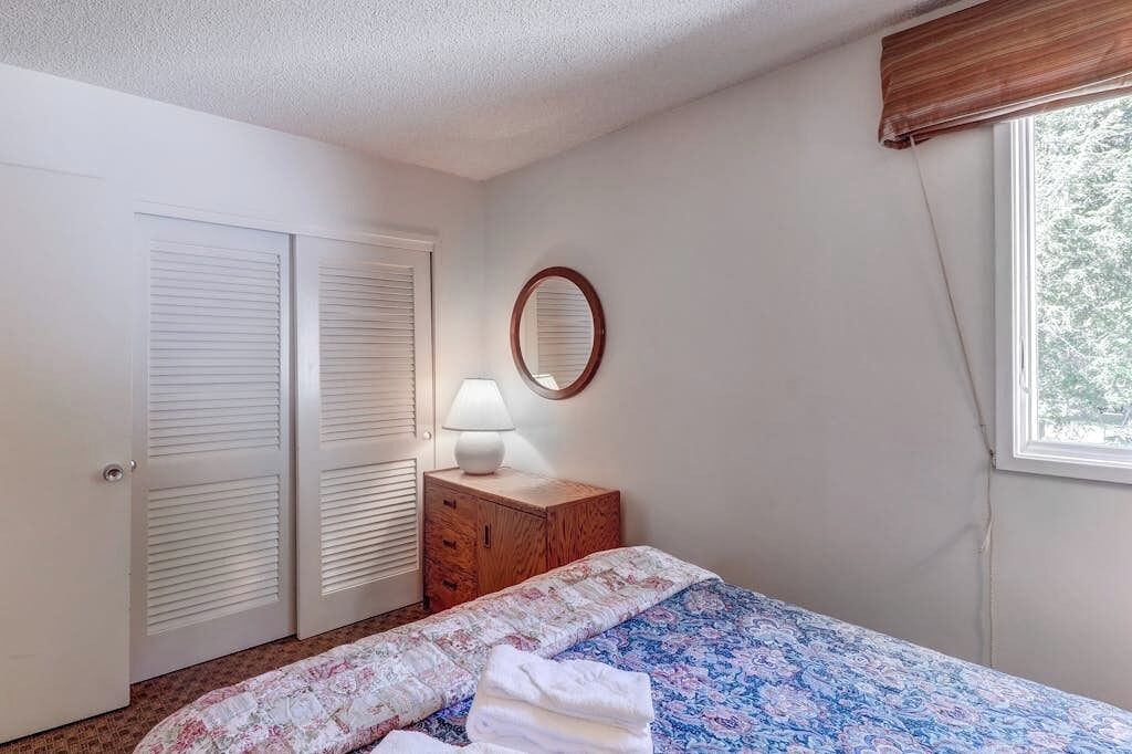 1 bedroom, iron/ironing board, free WiFi