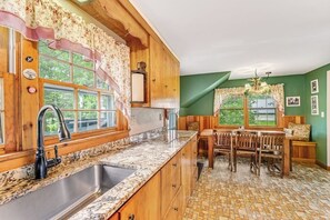 Fridge, microwave, oven, stovetop - Countryside home near skiing with amazing views,  firepit & hot tub (Roxbury)