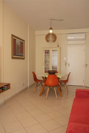 Dining - Florida in Guarujá. Cozy apartment with ocean view. Pets allowed! (Guarujá)